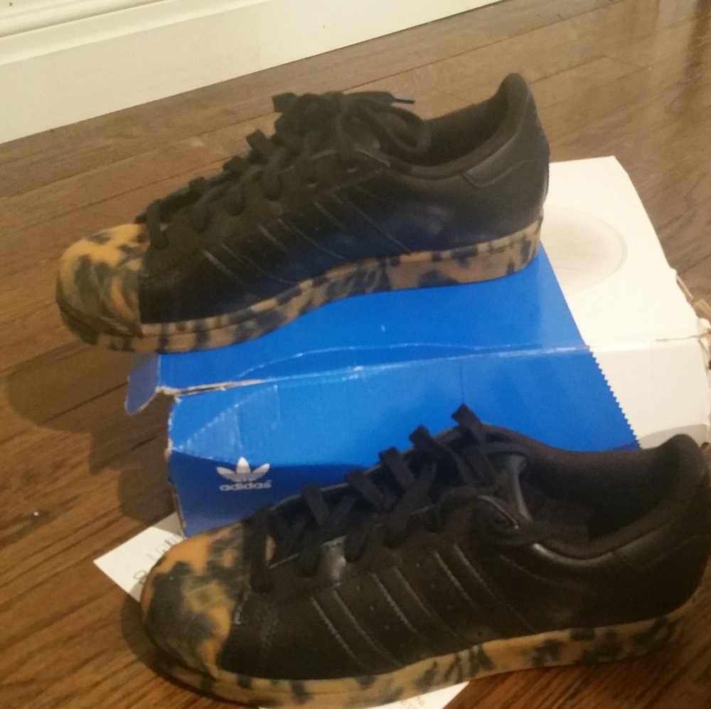 ADIDAS SNEAKER